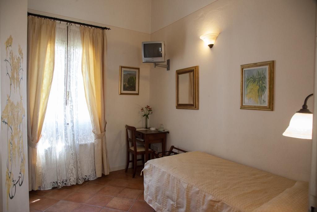 Hotel Locanda Degli Artisti 보르고산로렌조 객실 사진