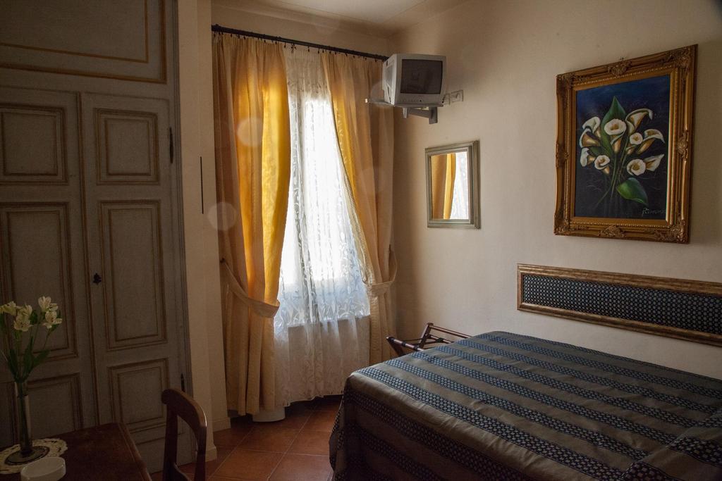 Hotel Locanda Degli Artisti 보르고산로렌조 객실 사진