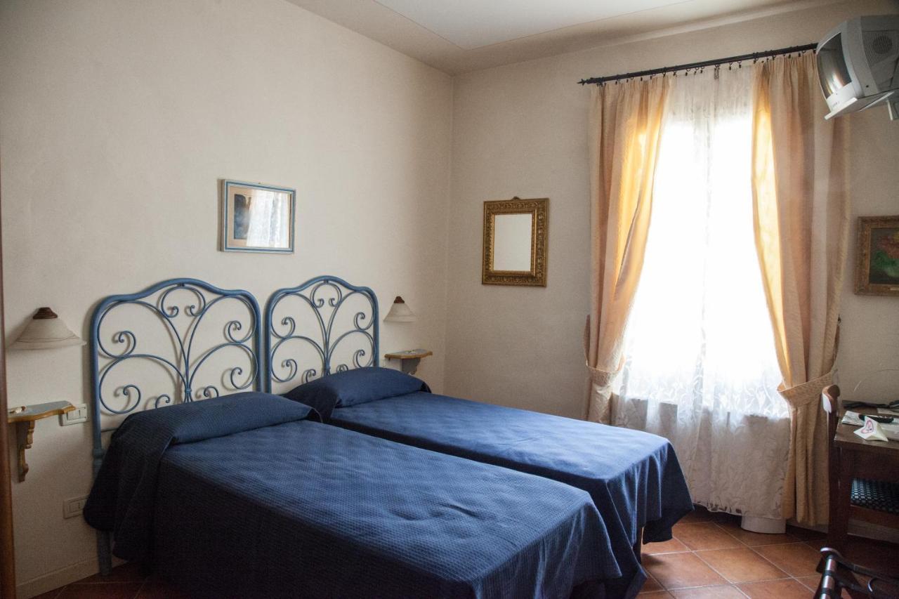 Hotel Locanda Degli Artisti 보르고산로렌조 외부 사진